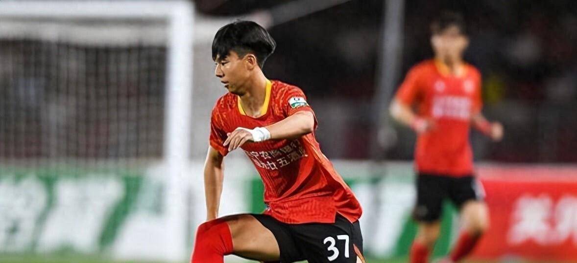 没想到！U19国足刚从土伦杯出局，核心球员就要正式加盟法甲球队